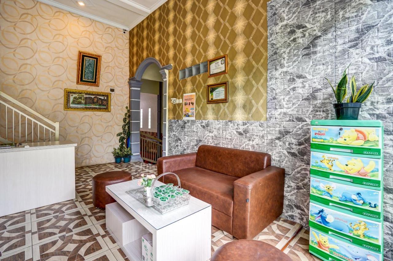 Super Oyo 90642 Lancar Homestay Syariah Tlekung ภายนอก รูปภาพ