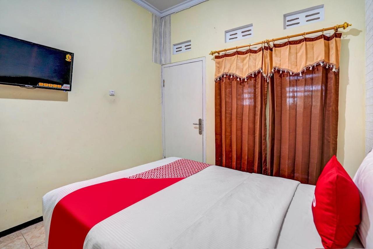 Super Oyo 90642 Lancar Homestay Syariah Tlekung ภายนอก รูปภาพ