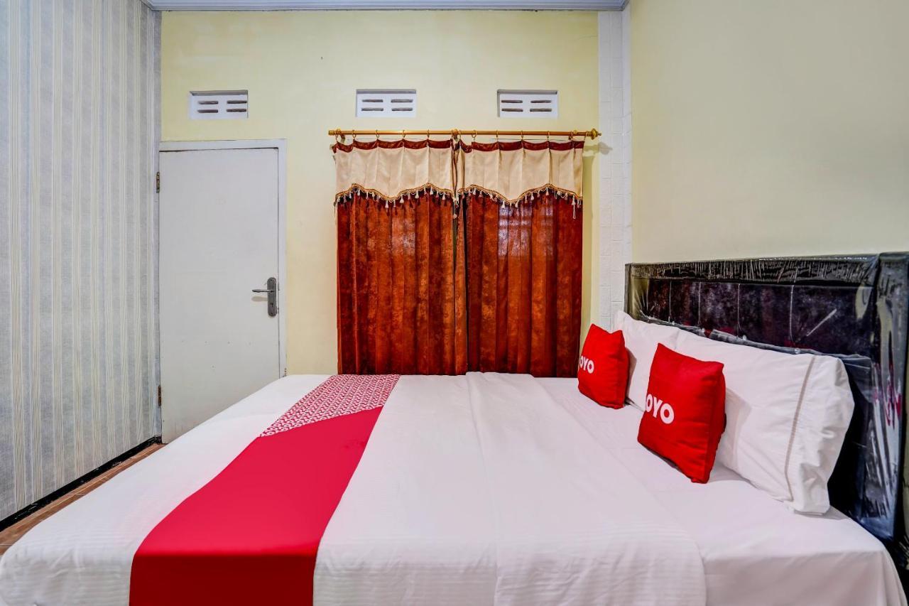 Super Oyo 90642 Lancar Homestay Syariah Tlekung ภายนอก รูปภาพ