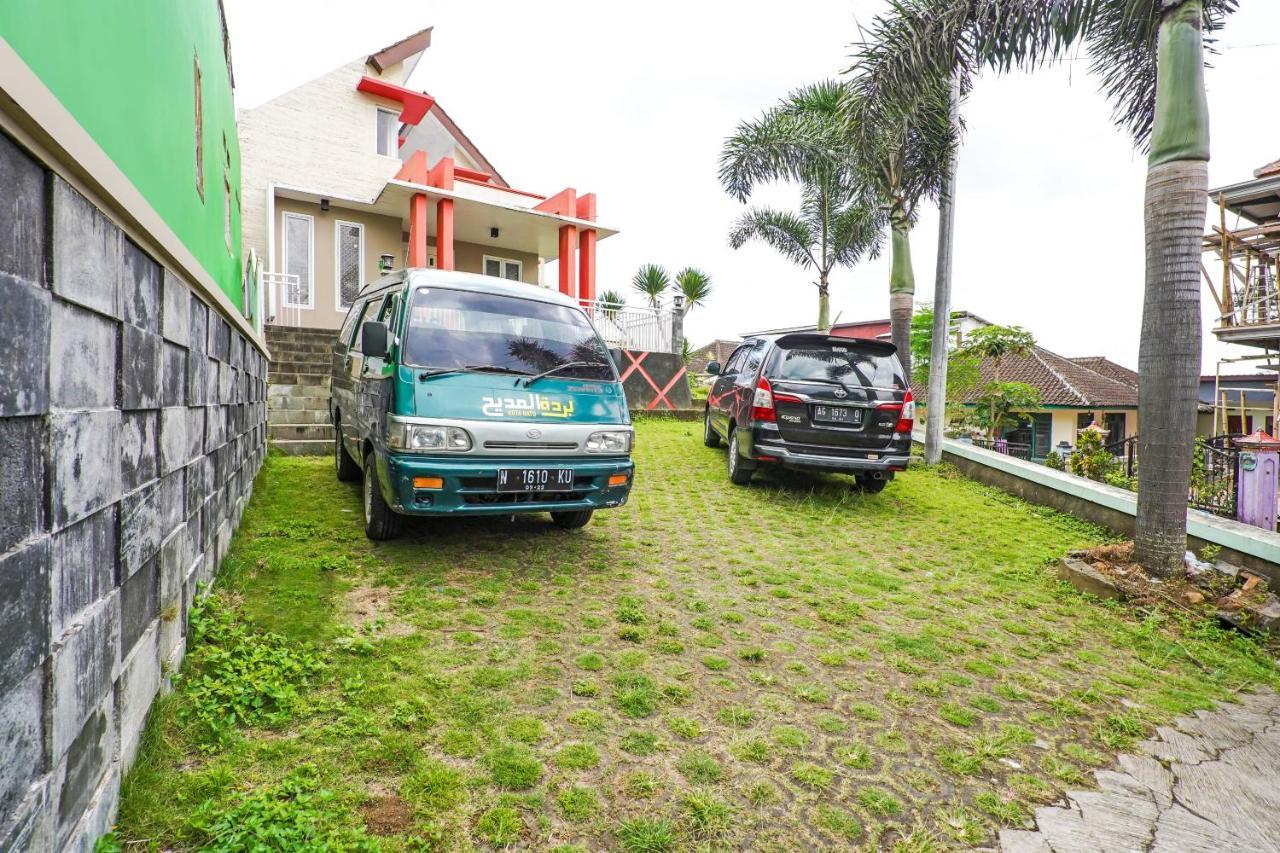 Super Oyo 90642 Lancar Homestay Syariah Tlekung ภายนอก รูปภาพ