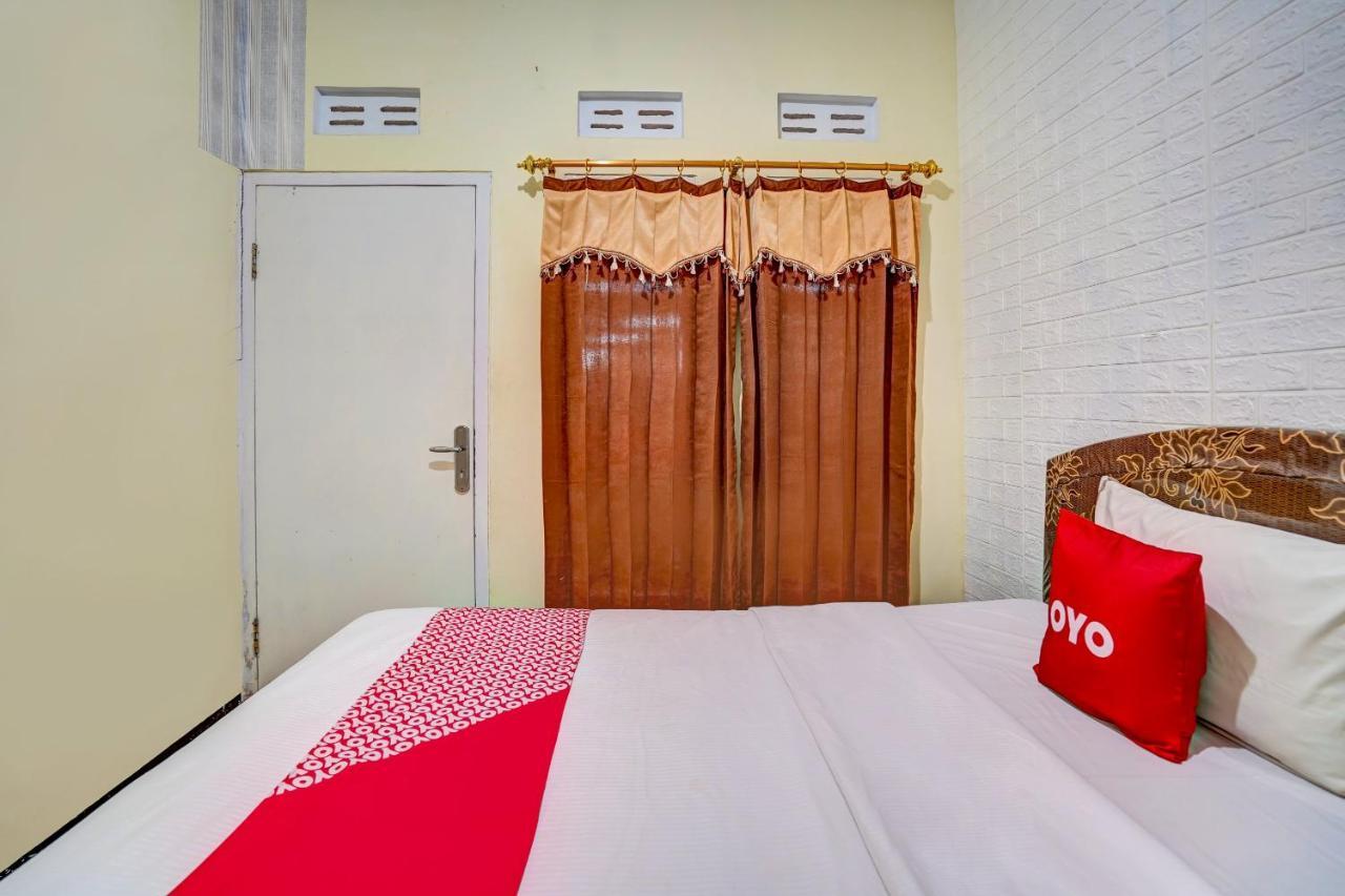 Super Oyo 90642 Lancar Homestay Syariah Tlekung ภายนอก รูปภาพ