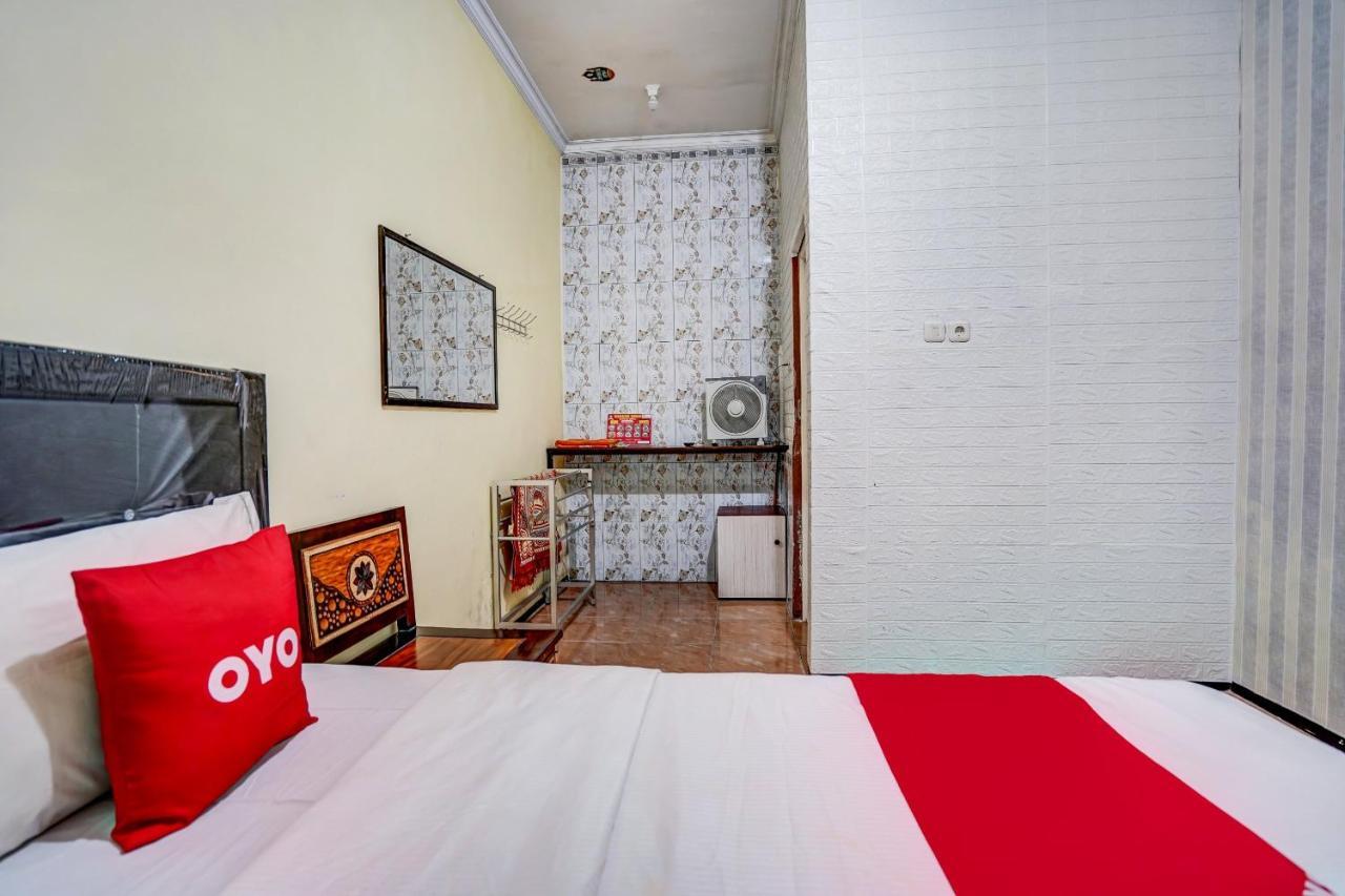 Super Oyo 90642 Lancar Homestay Syariah Tlekung ภายนอก รูปภาพ