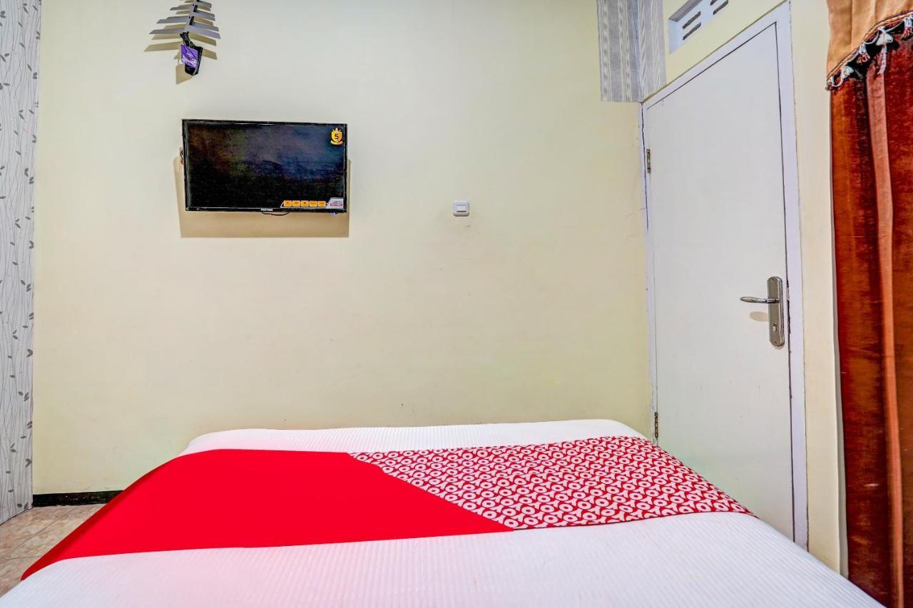 Super Oyo 90642 Lancar Homestay Syariah Tlekung ภายนอก รูปภาพ